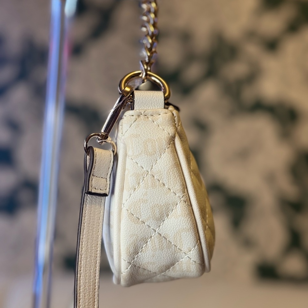 Juicy Couture Cream Quilted Shoulder Bag with Gold Accents NWT - Picture 5 of 9